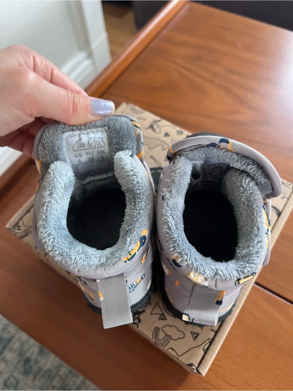 Jan & Jul toddler Winter Boots with Construction Truck Print size 6